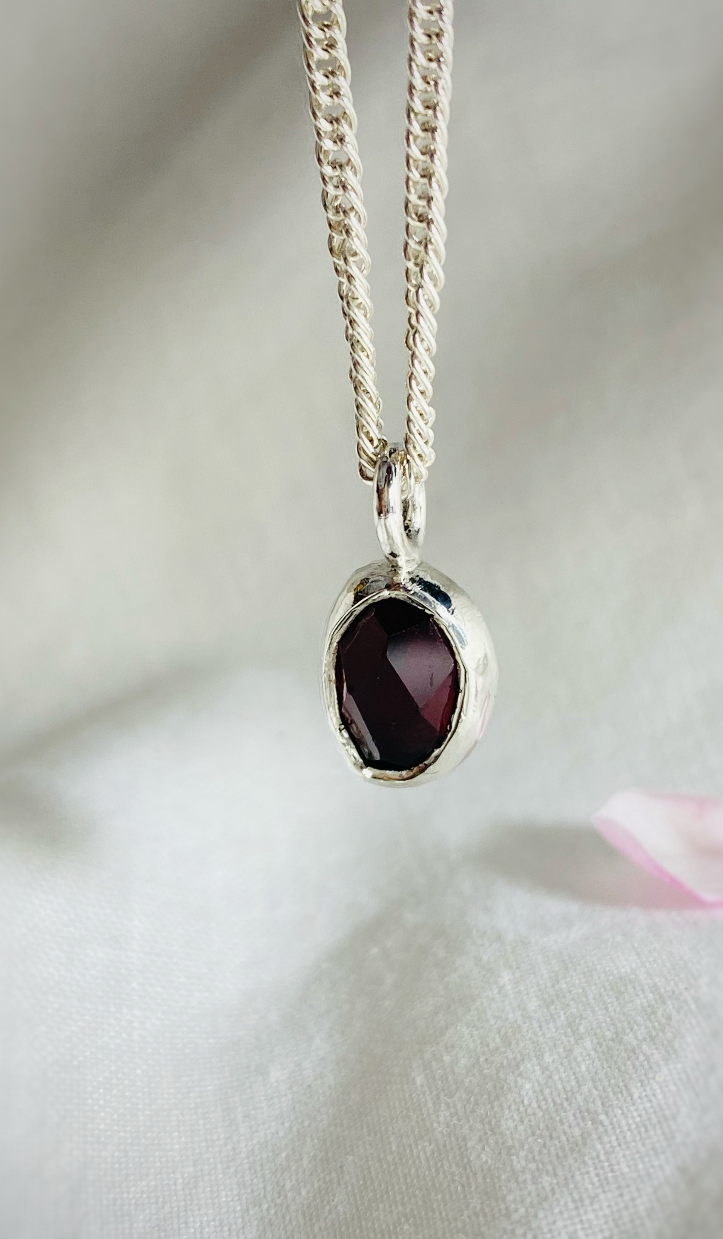 PUNTO DE LUZ PETITE GRANATE