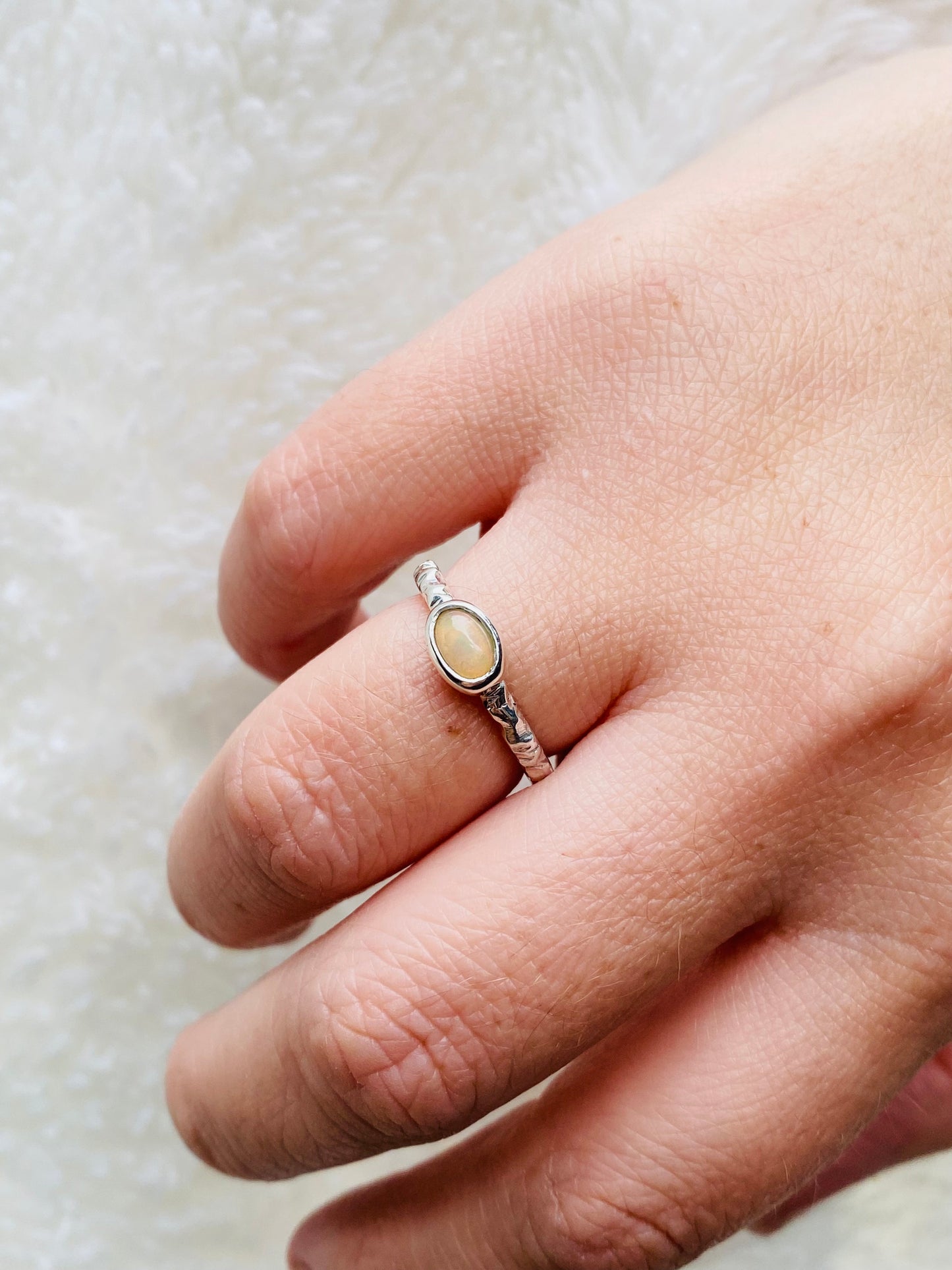 ANILLOS REFLEJOS CELESTIALES OPALO ETIOPE