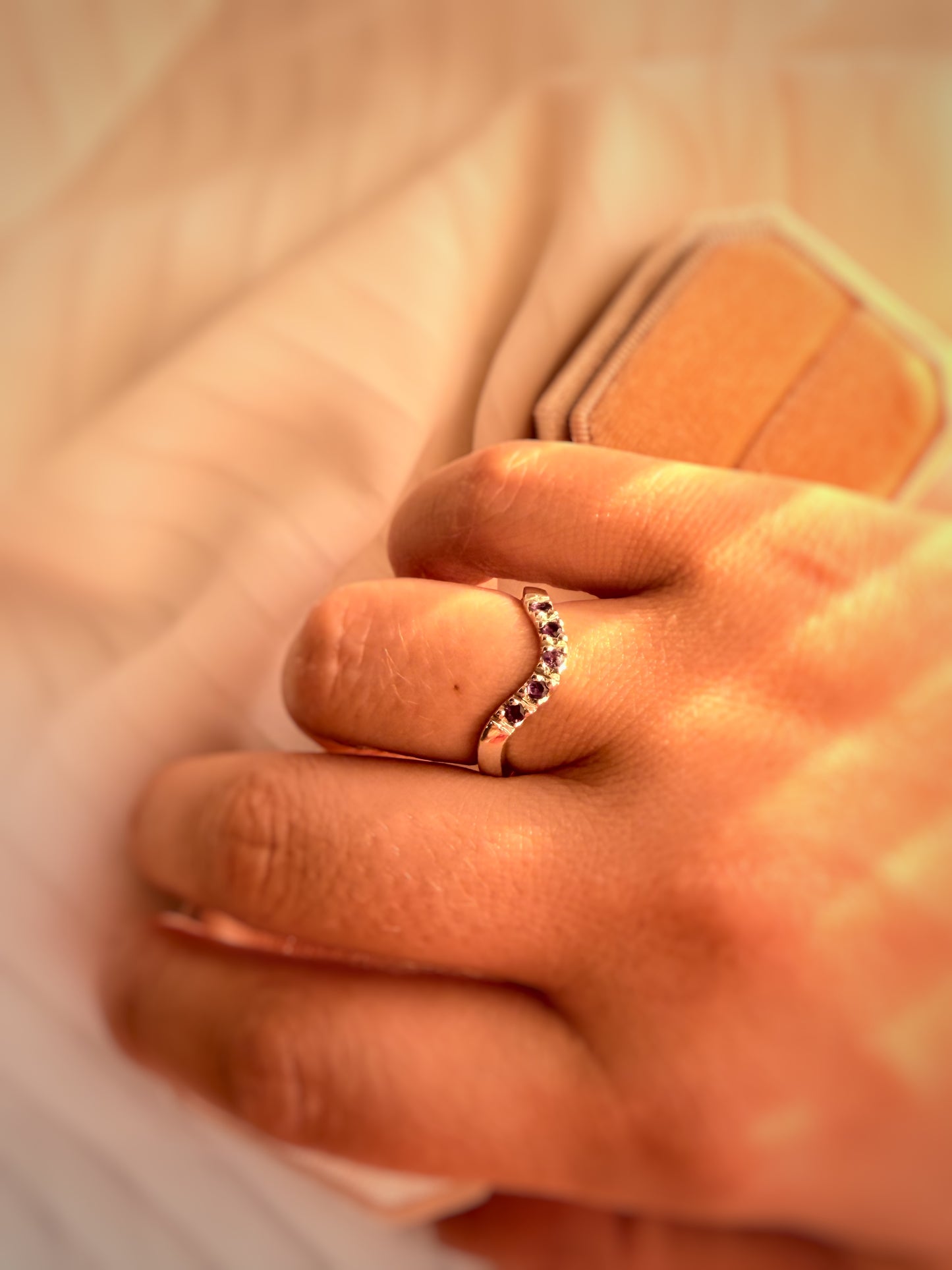 ANILLO LOVELY TWIST CINCO AMATISTAS