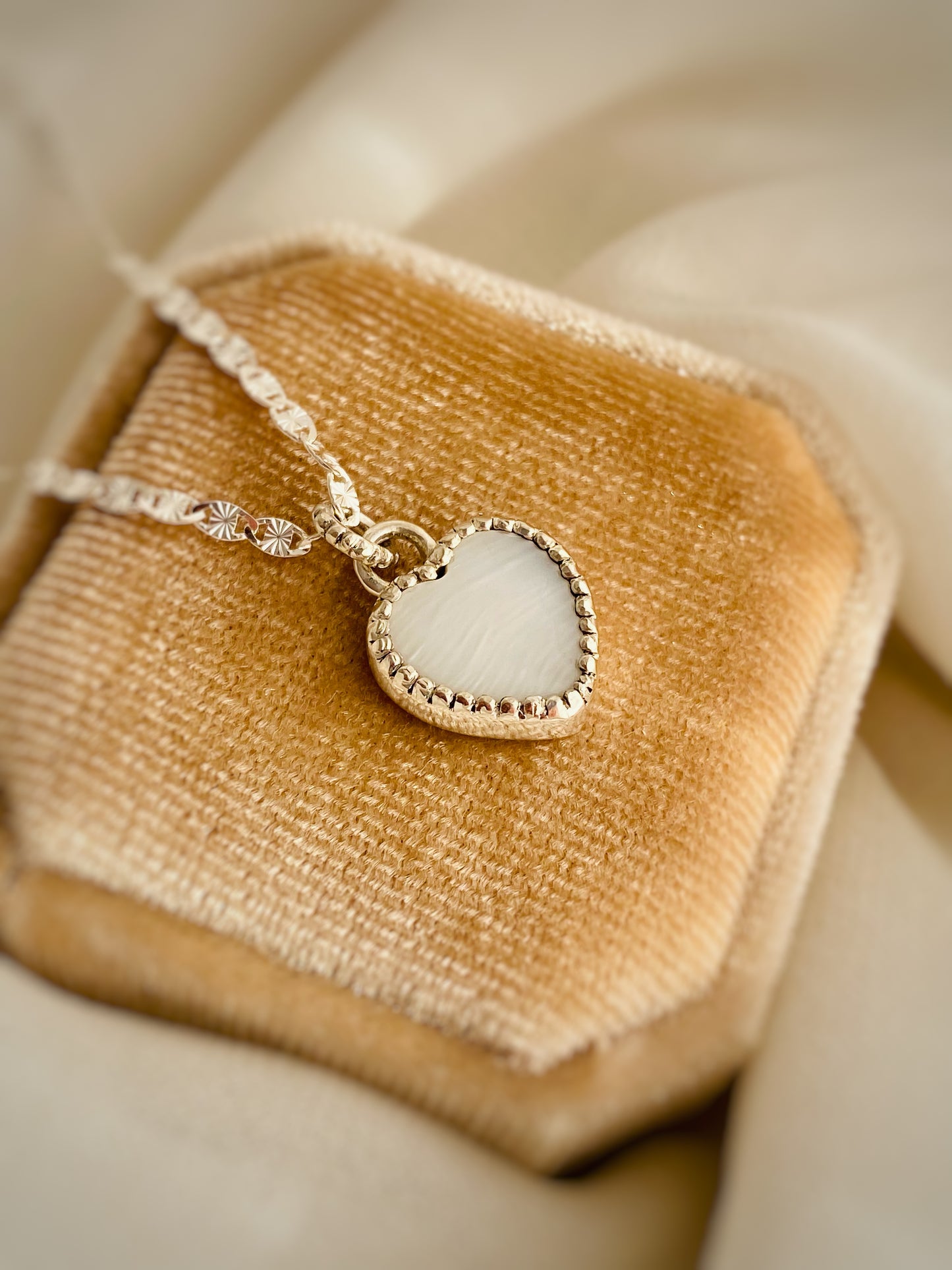 COLGANTE GENUINO AMOR NACAR