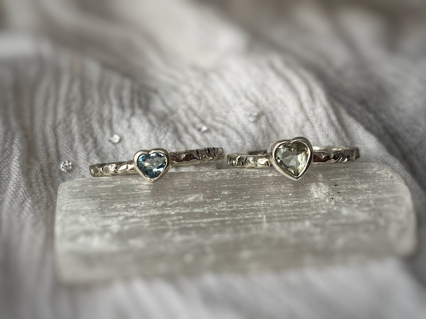 Anillo Reflejos Celestiales de Aguamarina