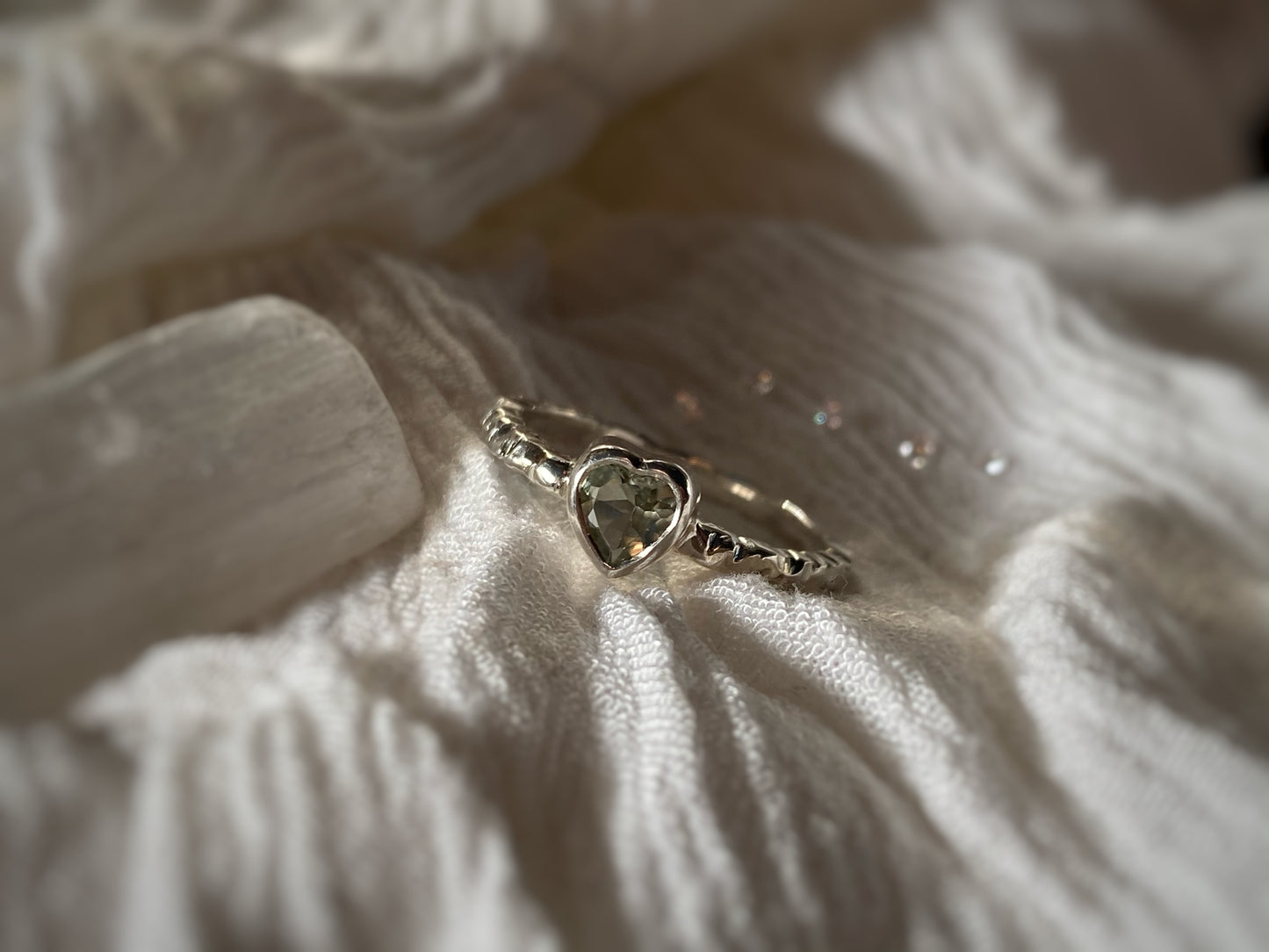 ANILLO REFLEJOS CELESTIALES TURMALINA VERDE