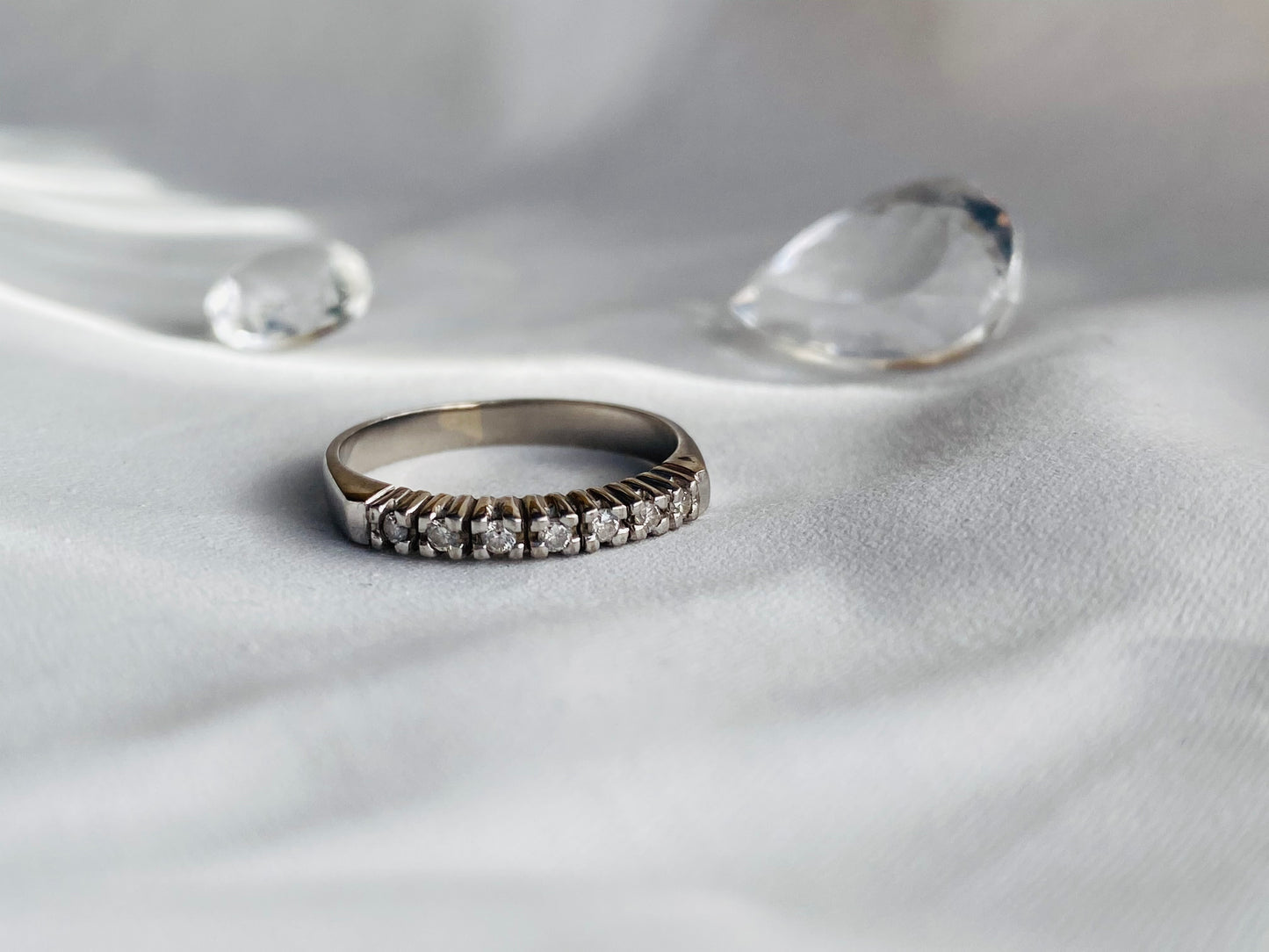 Medio Cintillo Diamantes 3pt Oro Blanco 18k
