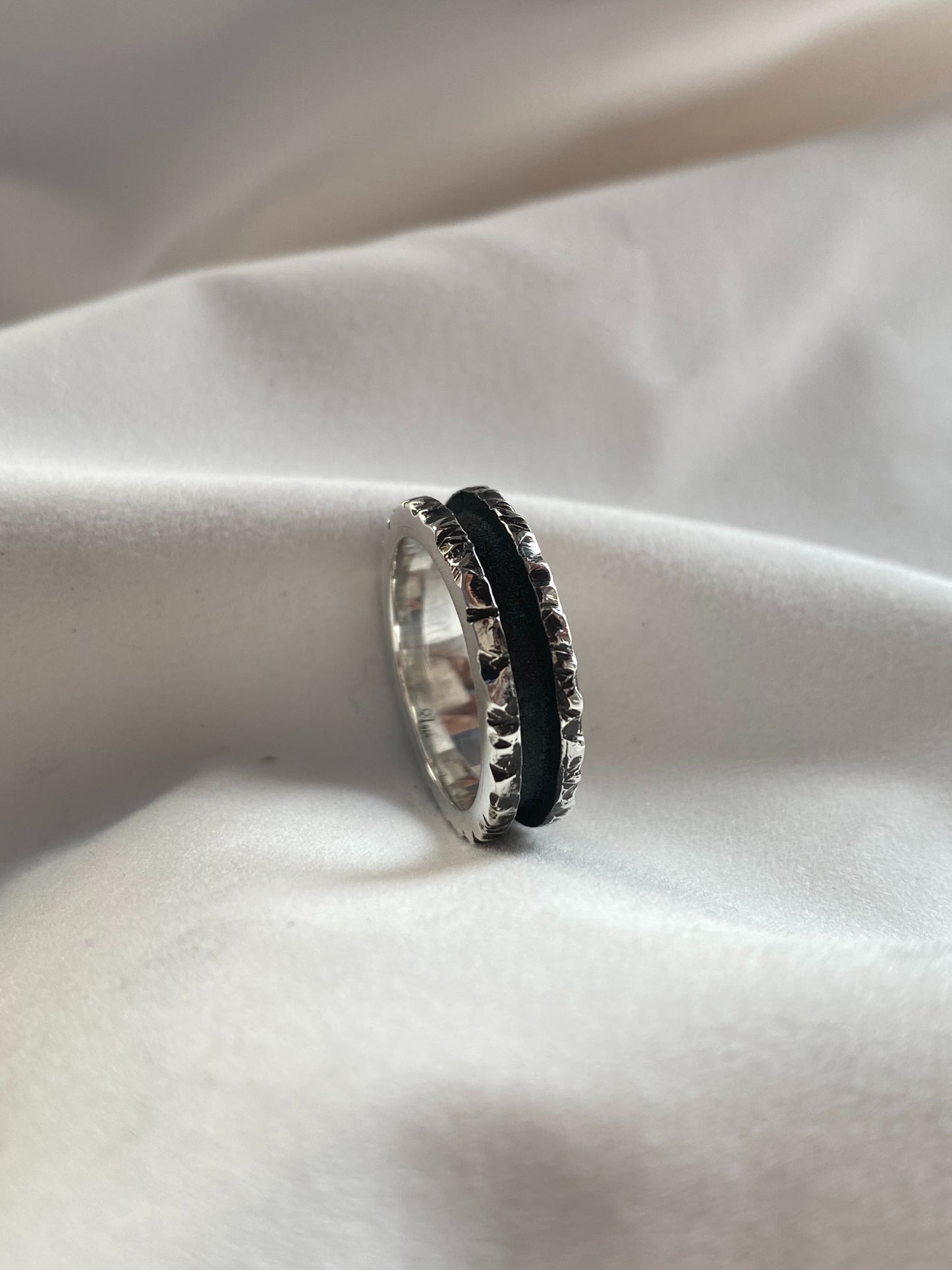 Anillo Facetas Nocturnas