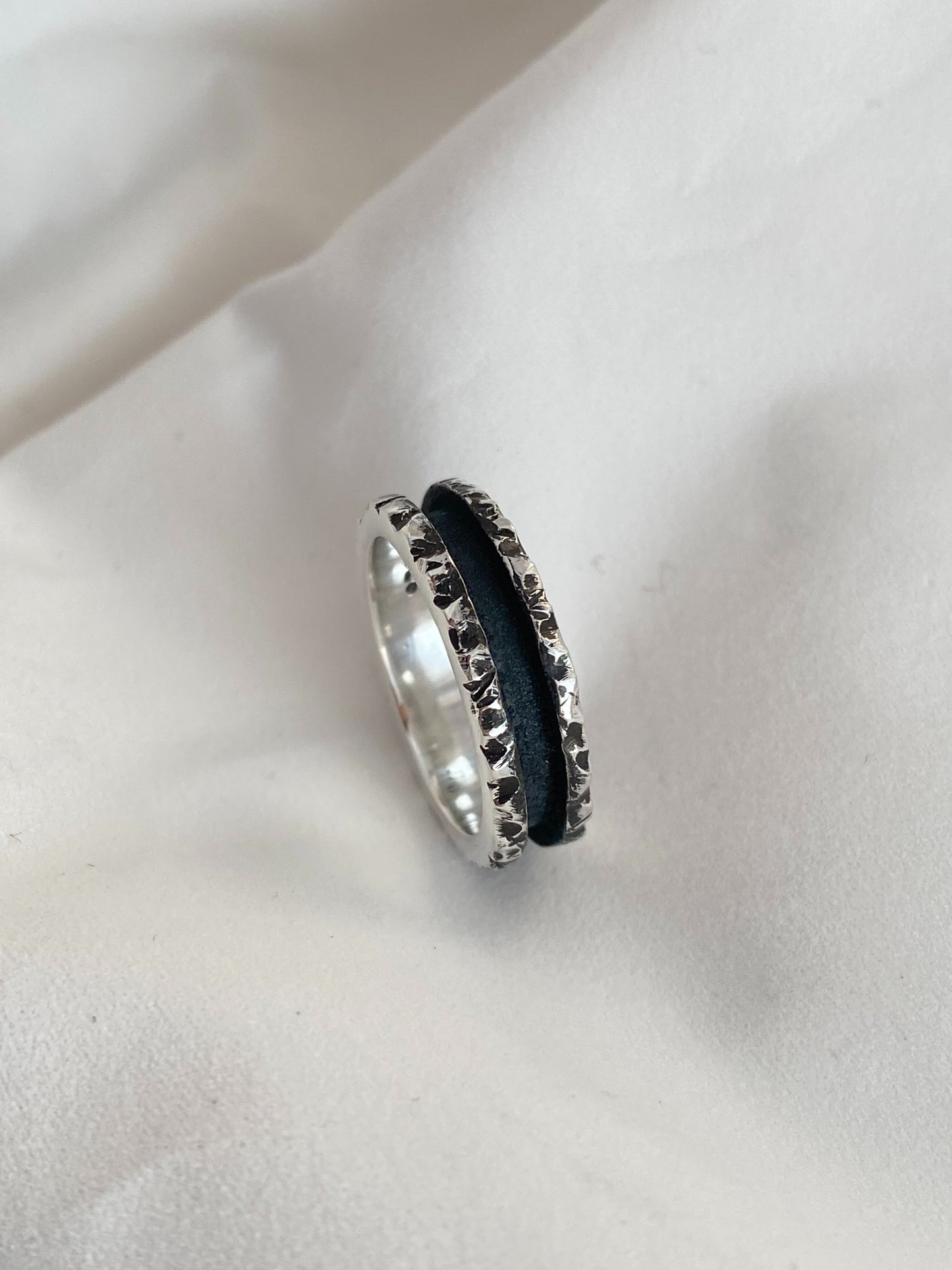 Anillo Facetas Nocturnas