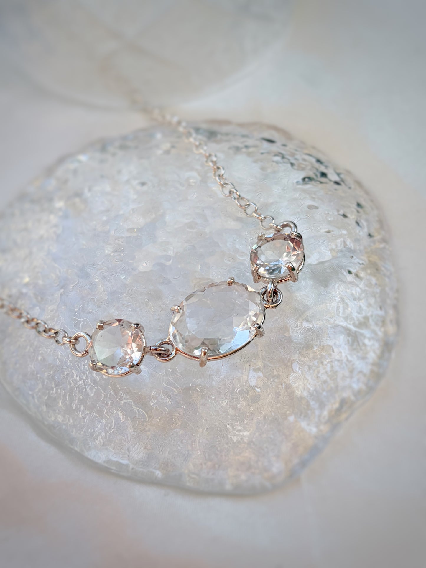 COLLAR TRIADA LUZ CUARZO CRISTAL