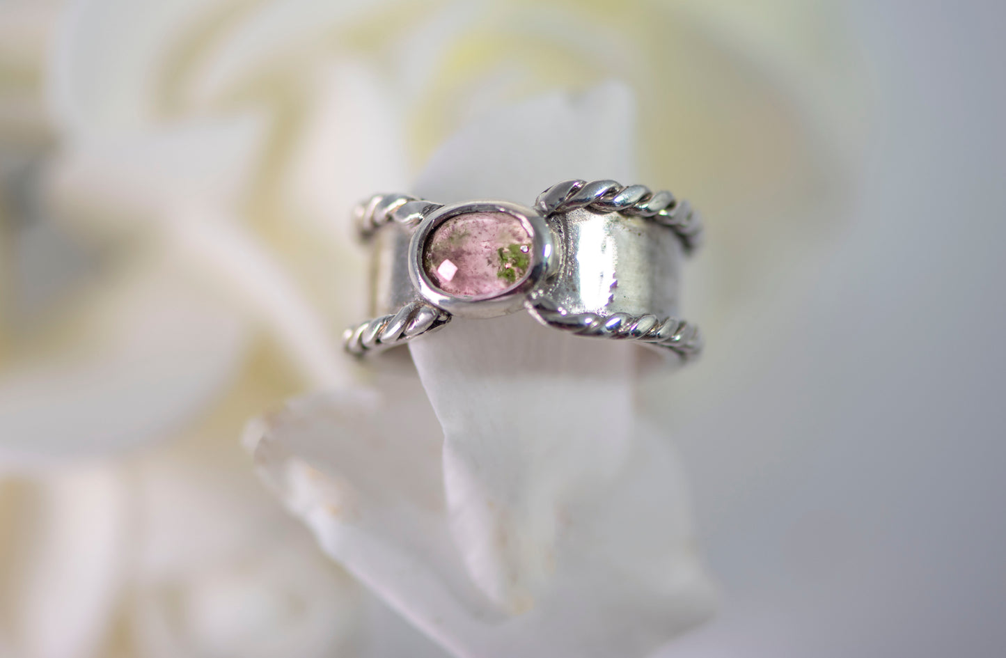 Anillo Lazo De Turmalina rosada