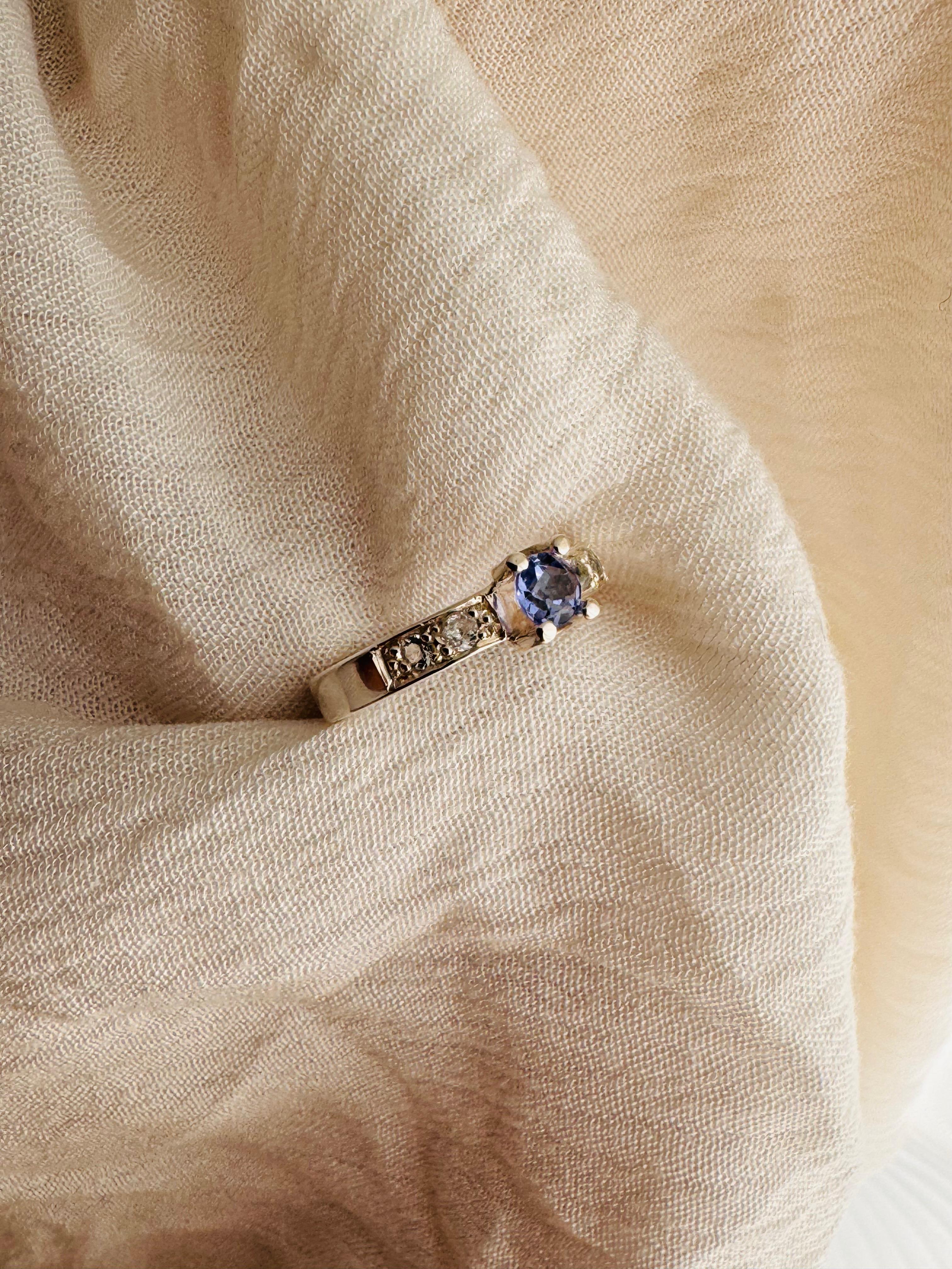 ANILLO "ATENEA" TANZANITA Y TOPACIOS TRANSPARENTES