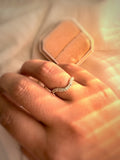 ANILLO LOVELY TWIST SIETE PIEDRAS LUNA