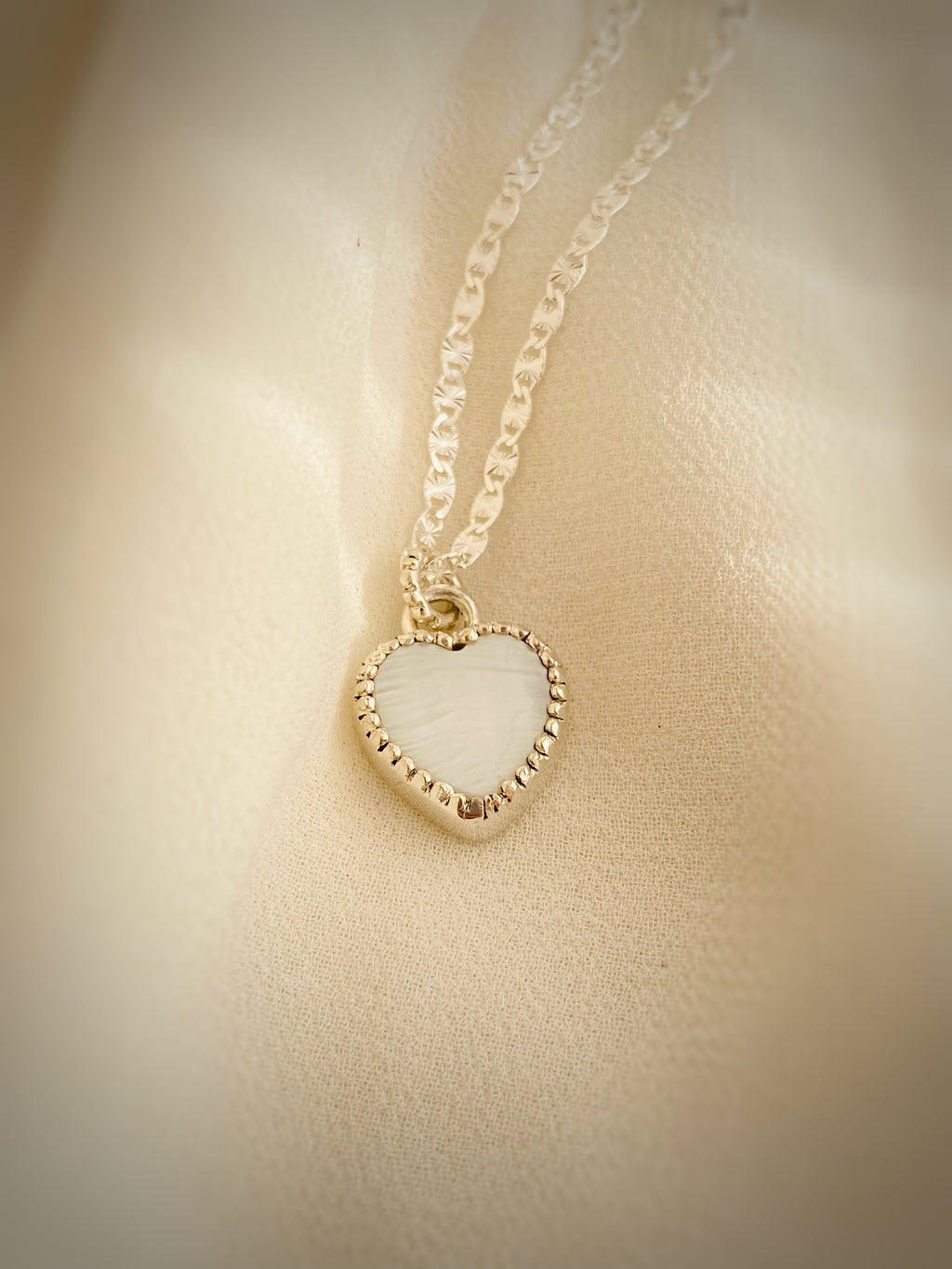 COLGANTE GENUINO AMOR NACAR