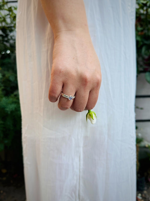 ANILLO "ATENEA" TANZANITA Y TOPACIOS TRANSPARENTES