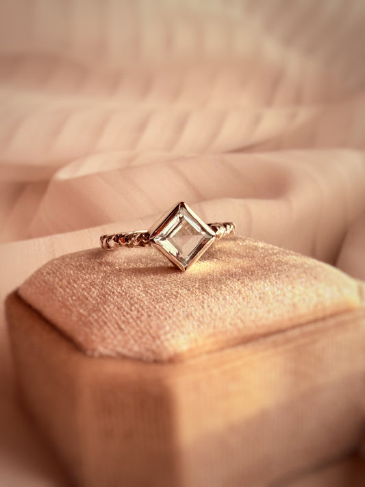 ANILLO REFLEJOS CELESTIALES TOPACIO CELESTE