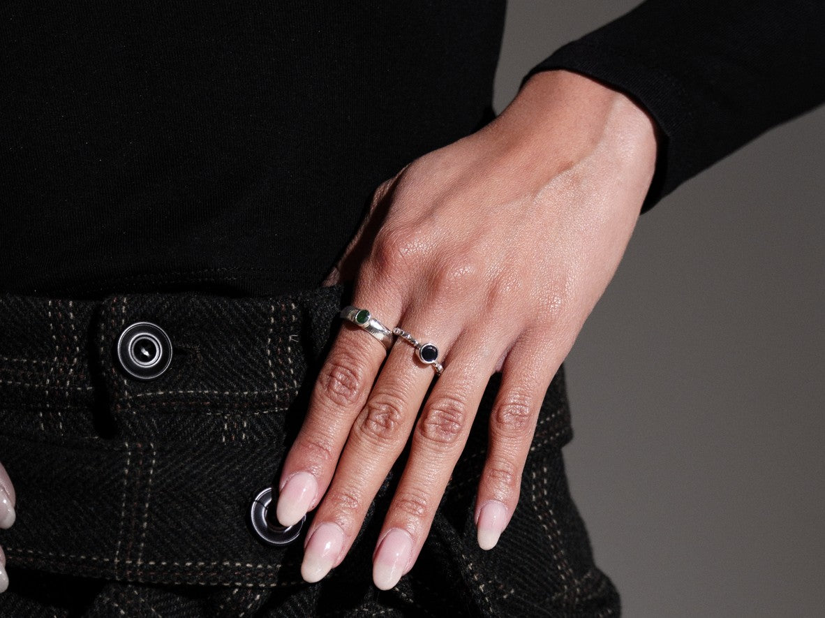 ANILLO SOBERANA RAÍZ DE ESMERALDA