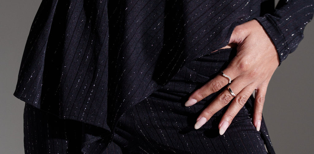 ANILLO LOVELY TWIST SIETE PIEDRAS LUNA