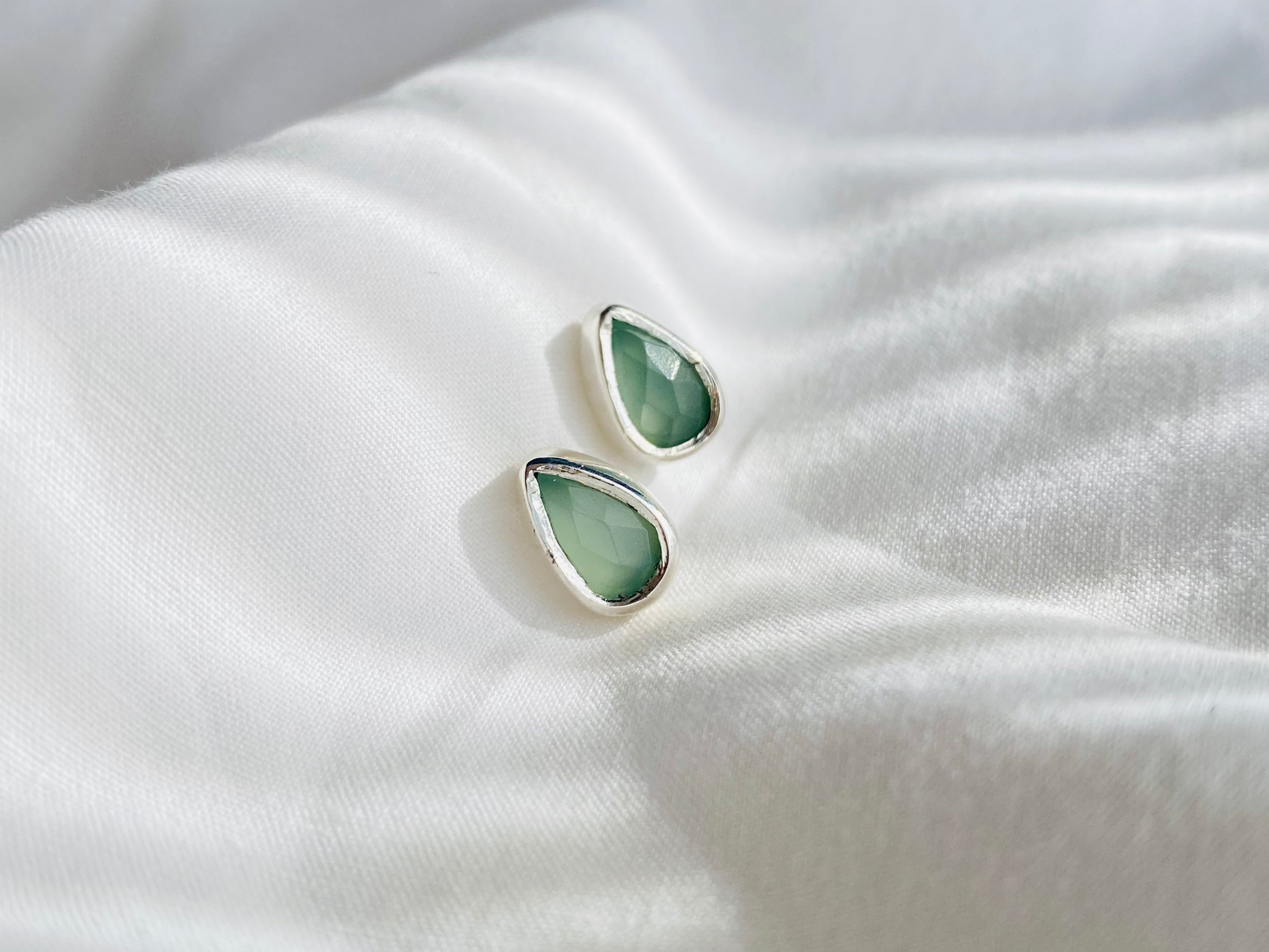 AROS PETITE GOTAS DE CALCEDONIA VERDE AQUA