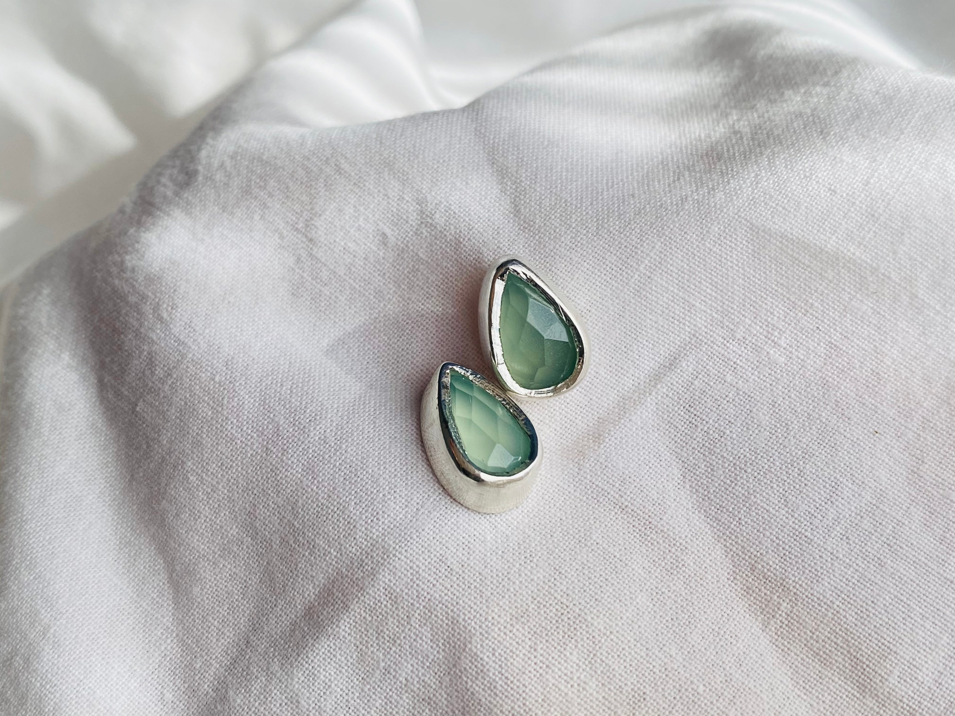 AROS PETITE GOTAS DE CALCEDONIA VERDE AQUA