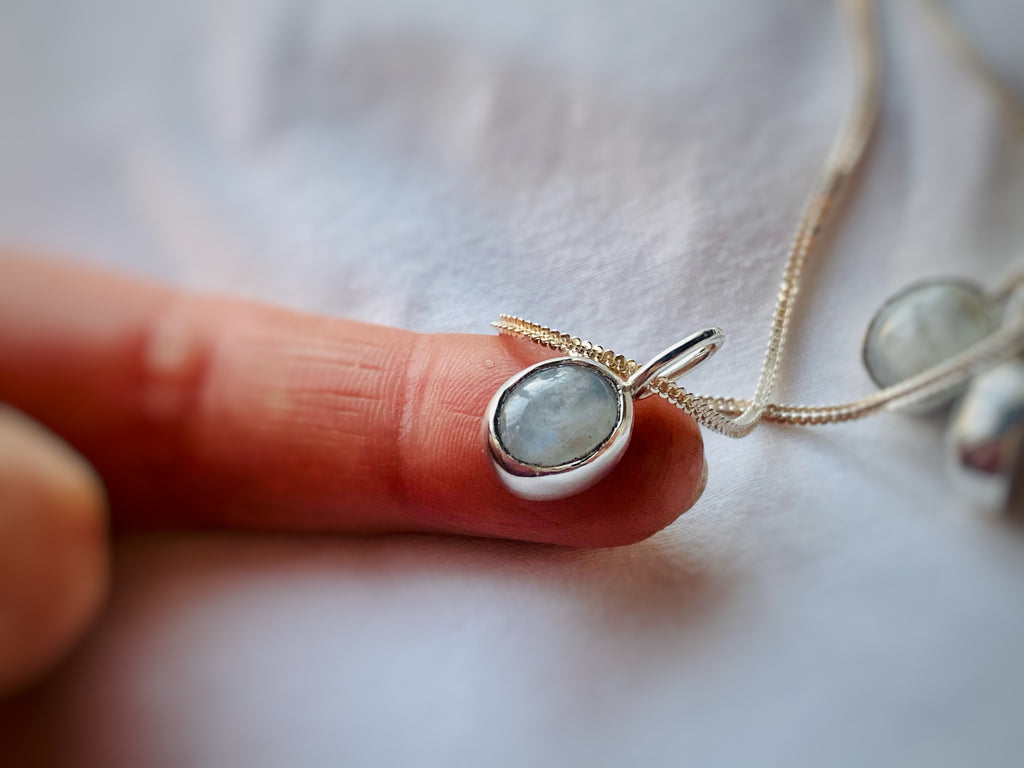 COLGANTE TRIPLE PIEDRA LUNA