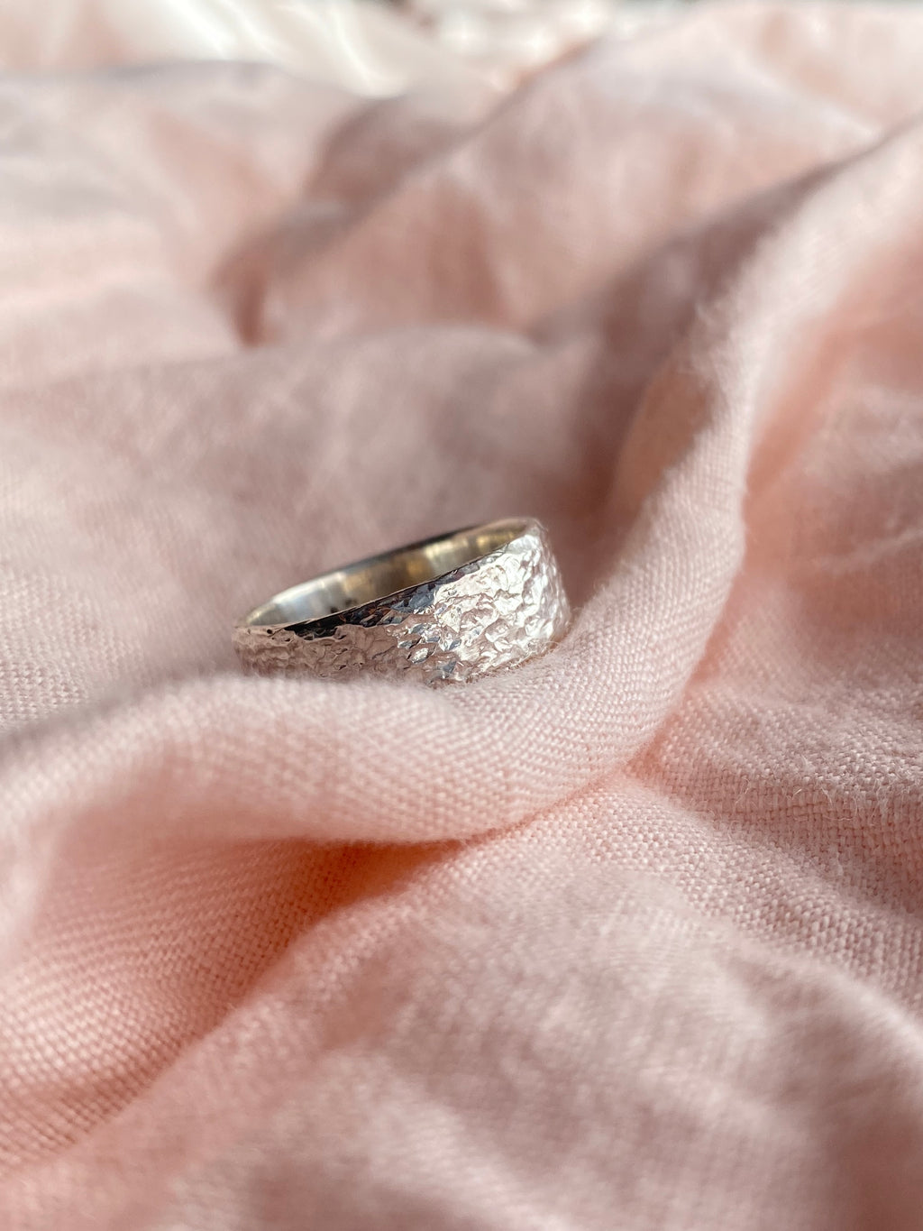 ANILLO RESPLANDOR DIVINO TEXTURA