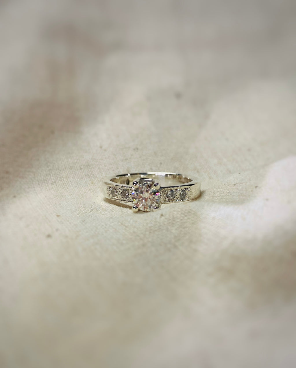 ANILLO ENCANTO DOBLE MOISSANITA