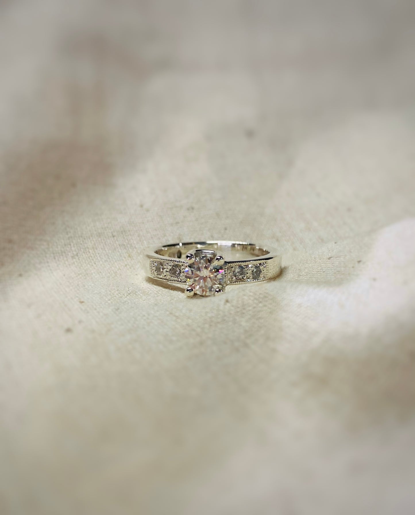 ANILLO ENCANTO DOBLE MOISSANITA