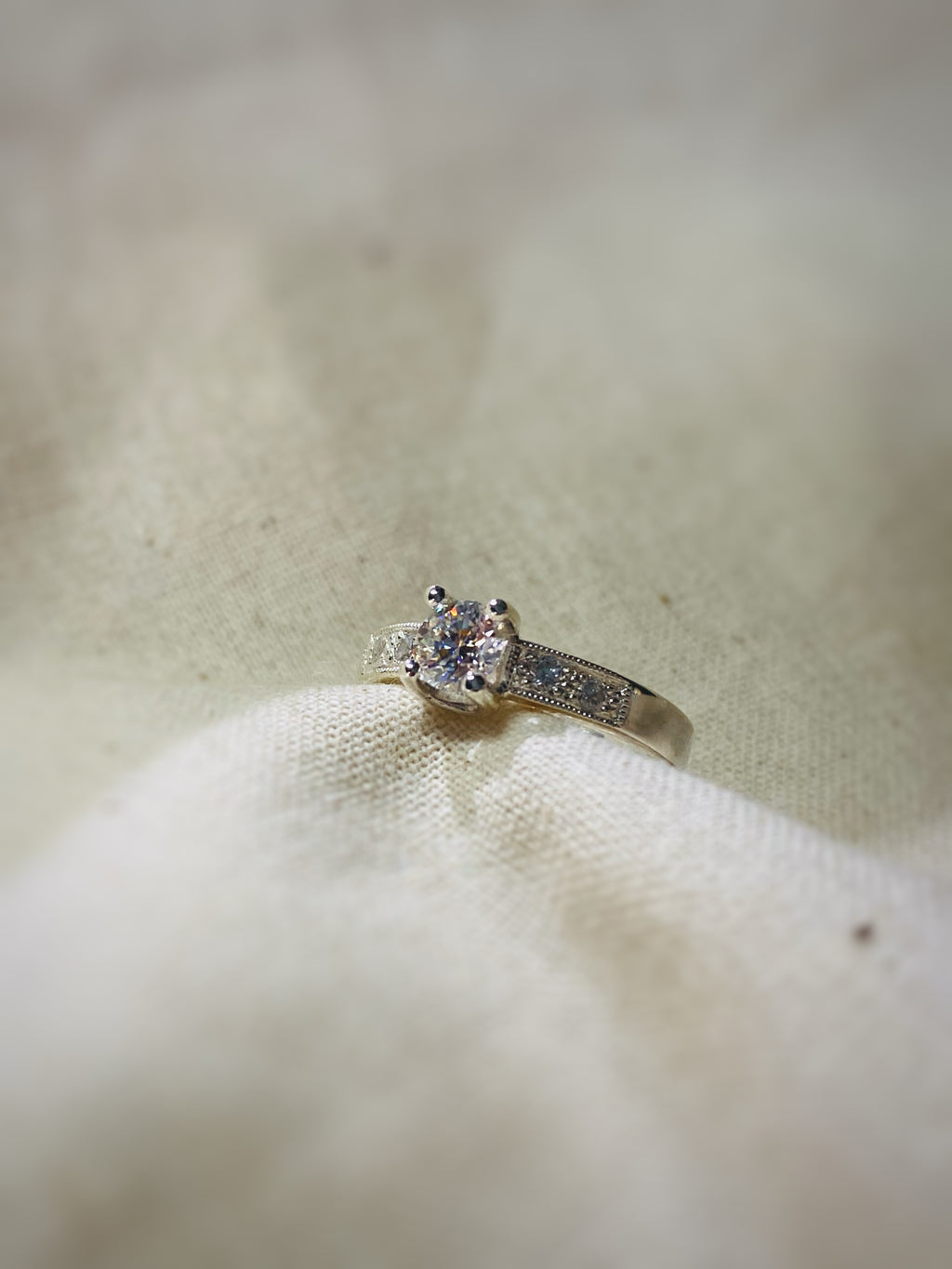ANILLO ENCANTO DOBLE MOISSANITA