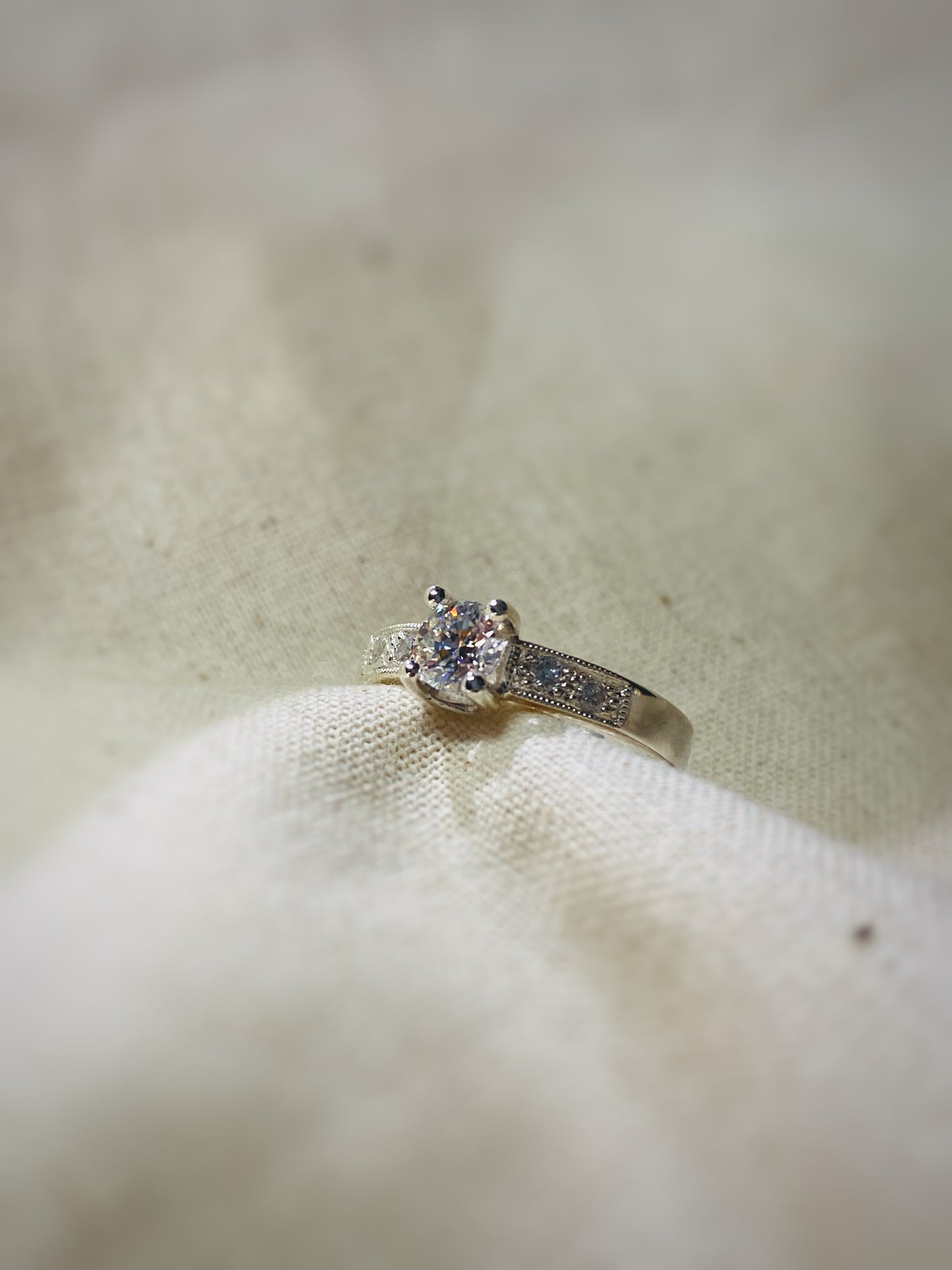 ANILLO ENCANTO DOBLE MOISSANITA