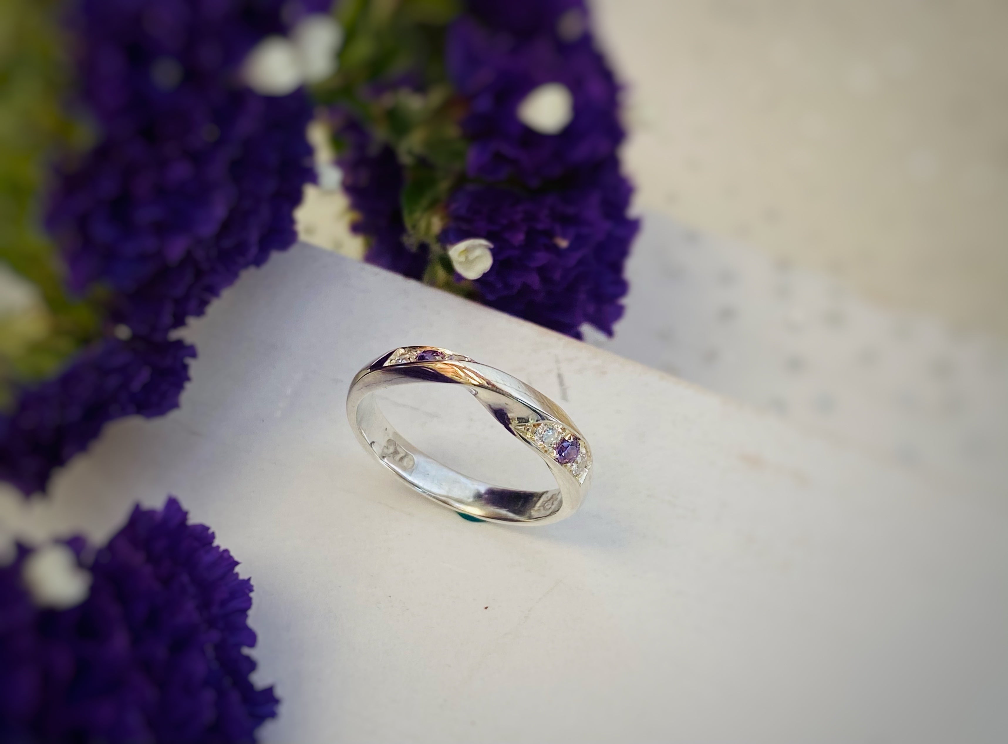 Anillo Triple Twist "Amouléto Mora"