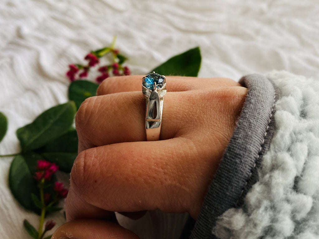 Anillo "Château" Topacio Magia de Zoi