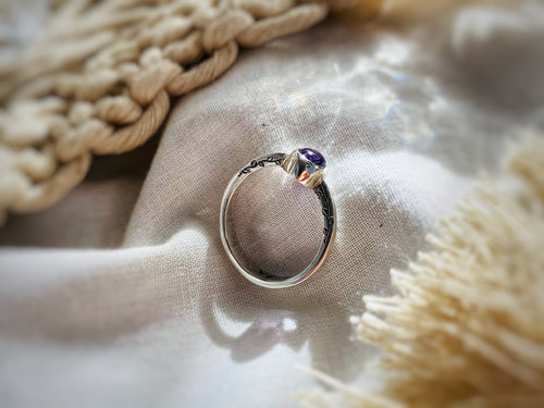 Anillo Enredadera de Luz Amatista