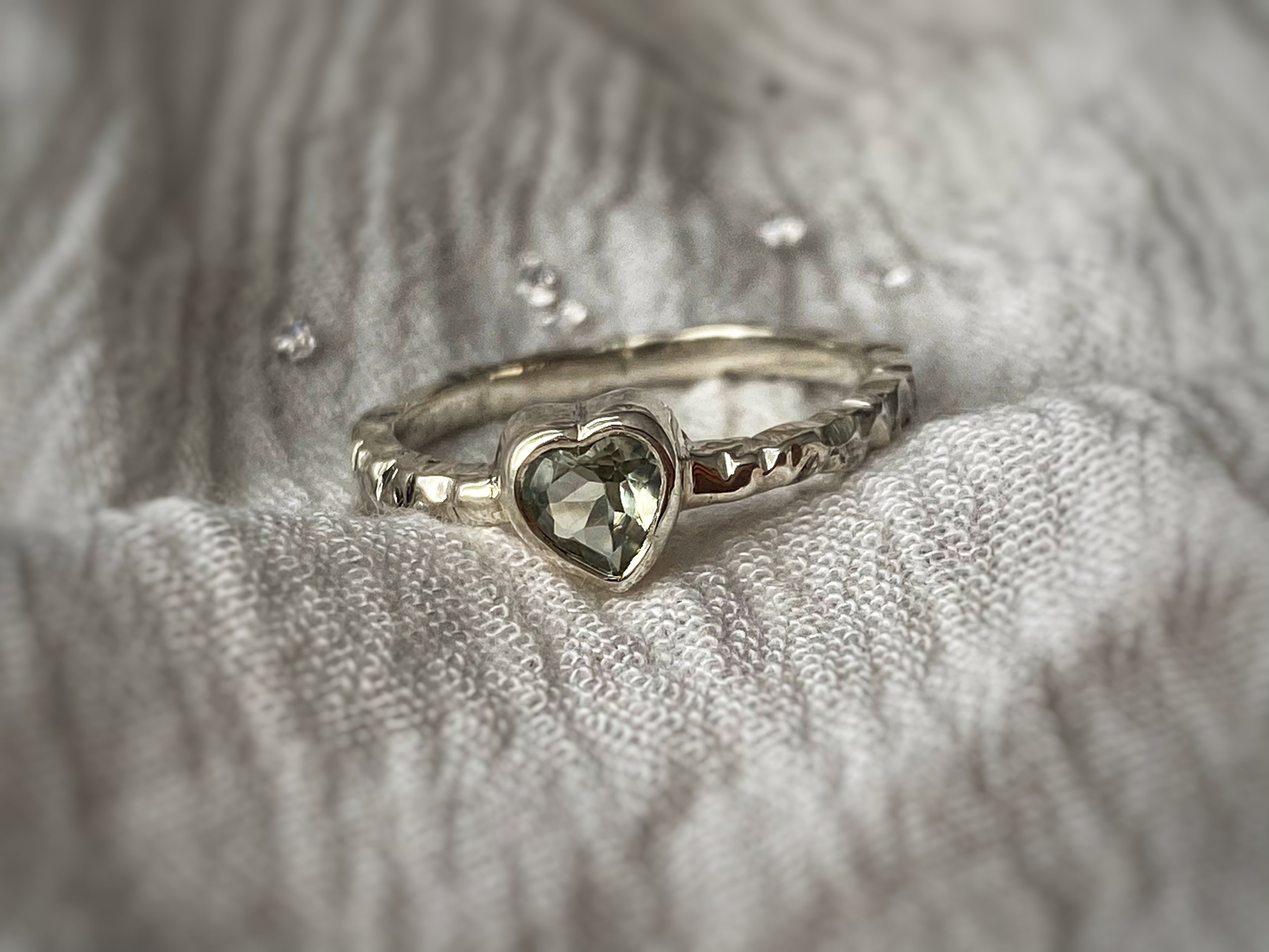 ANILLO REFLEJOS CELESTIALES TURMALINA VERDE
