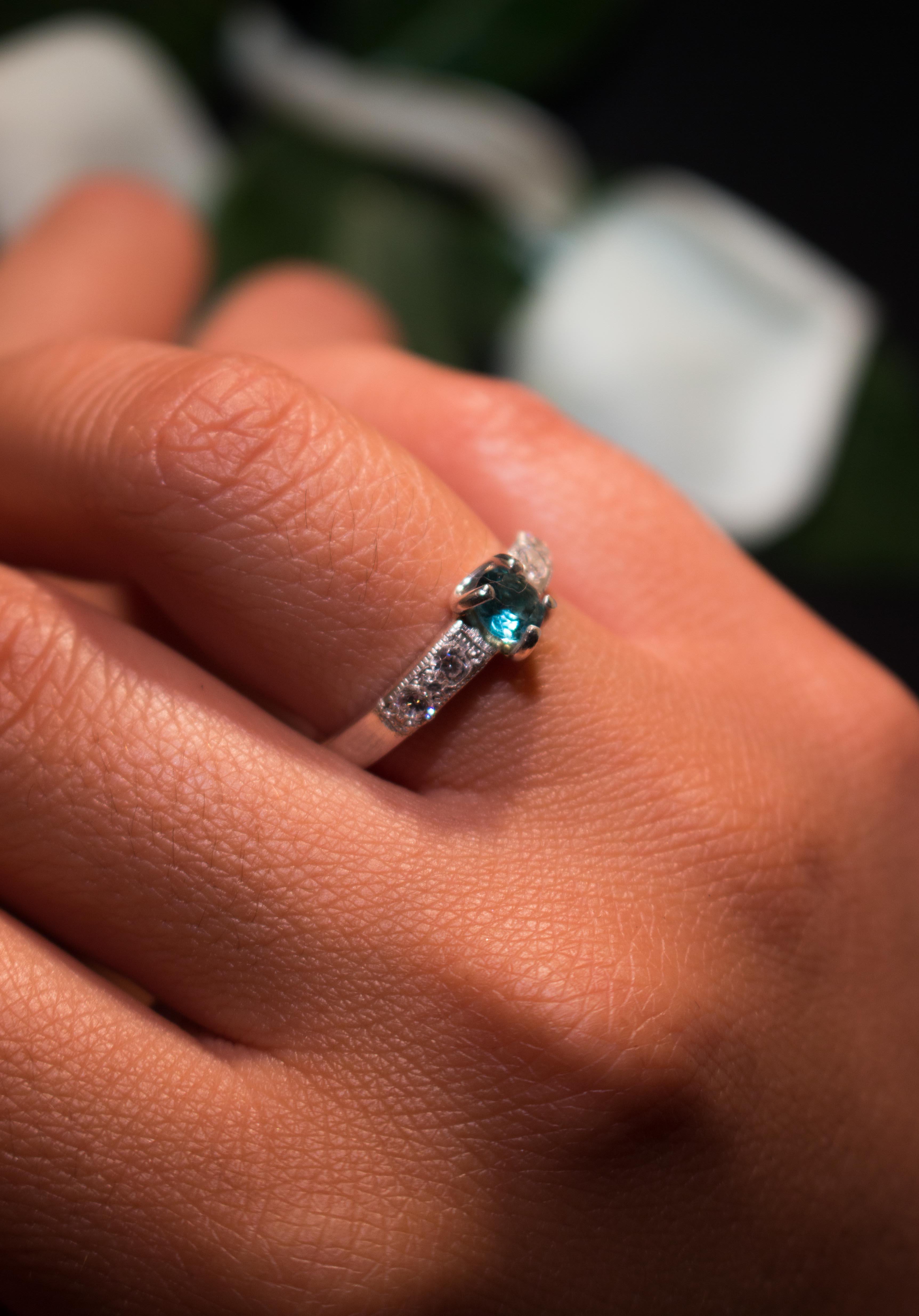 Anillo "Atenea" Topacio Magia de Zoi