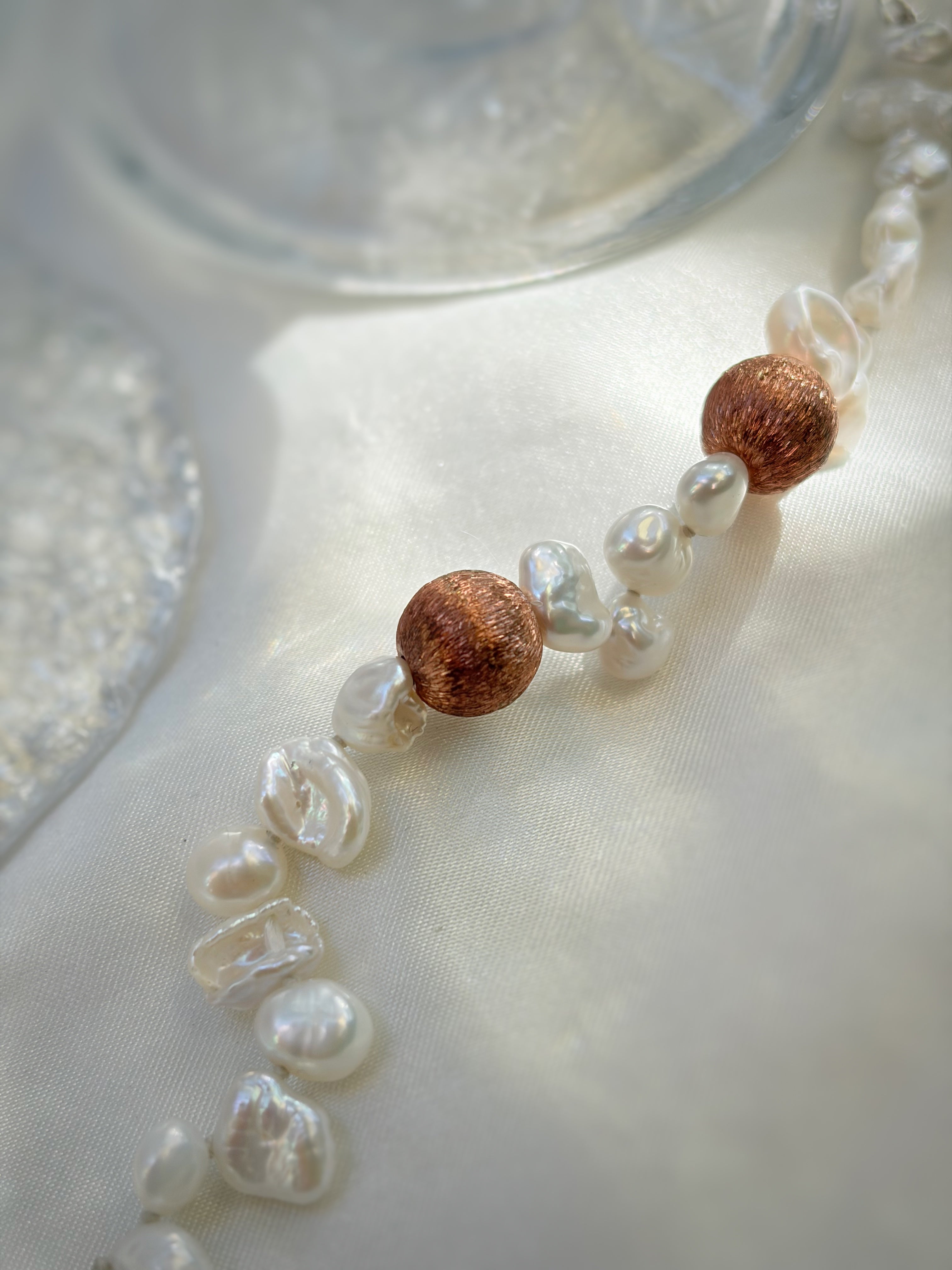 PULSERA NUDO NÁCAR & COBRE
