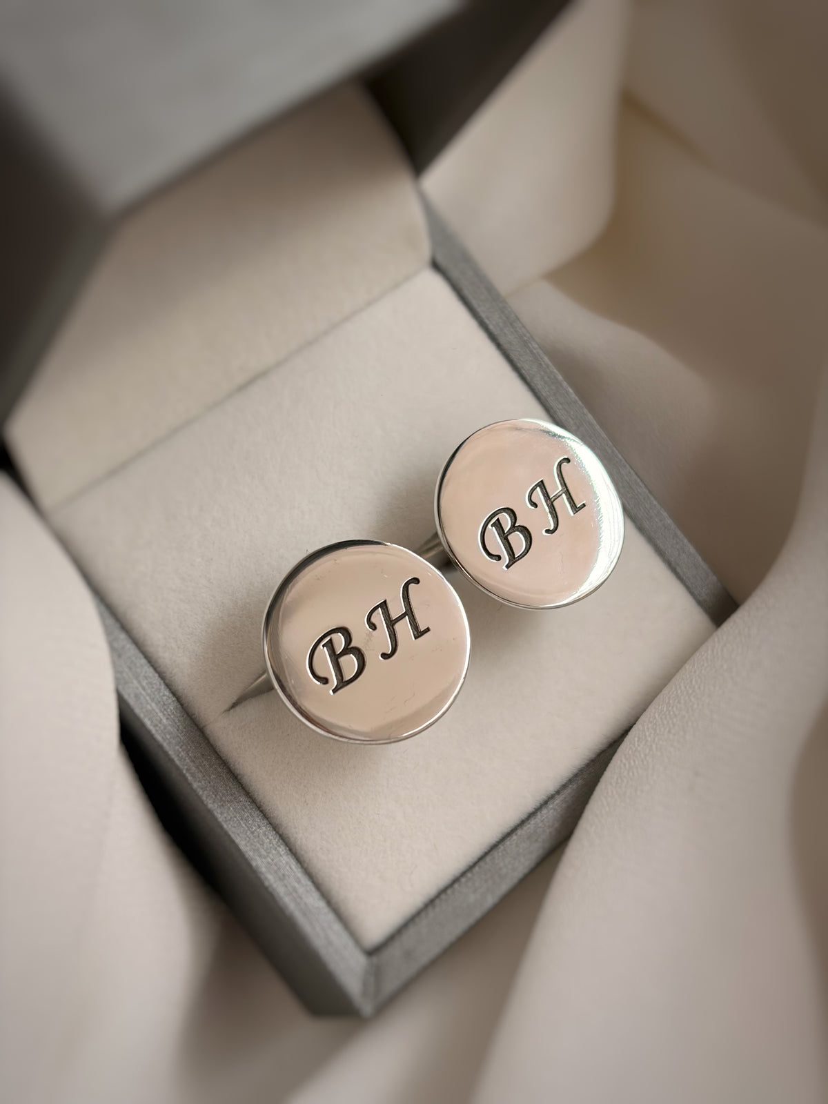 COLLERAS PERSONALIZADAS INICIALES/MECANISMO U