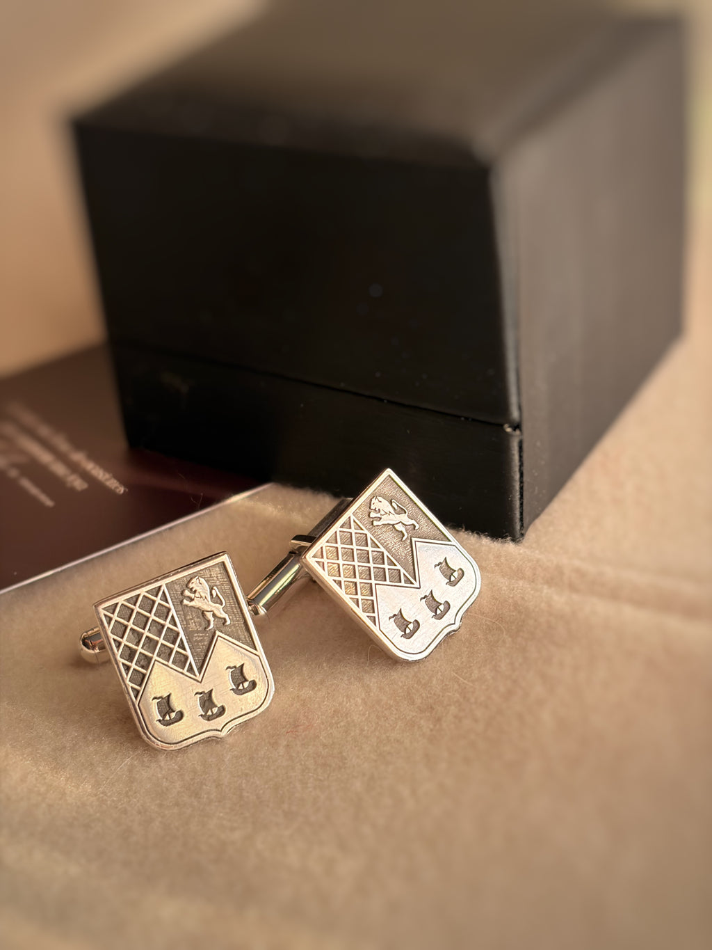 COLLERAS PERSONALIZADAS ESCUDO/MECANISMO U