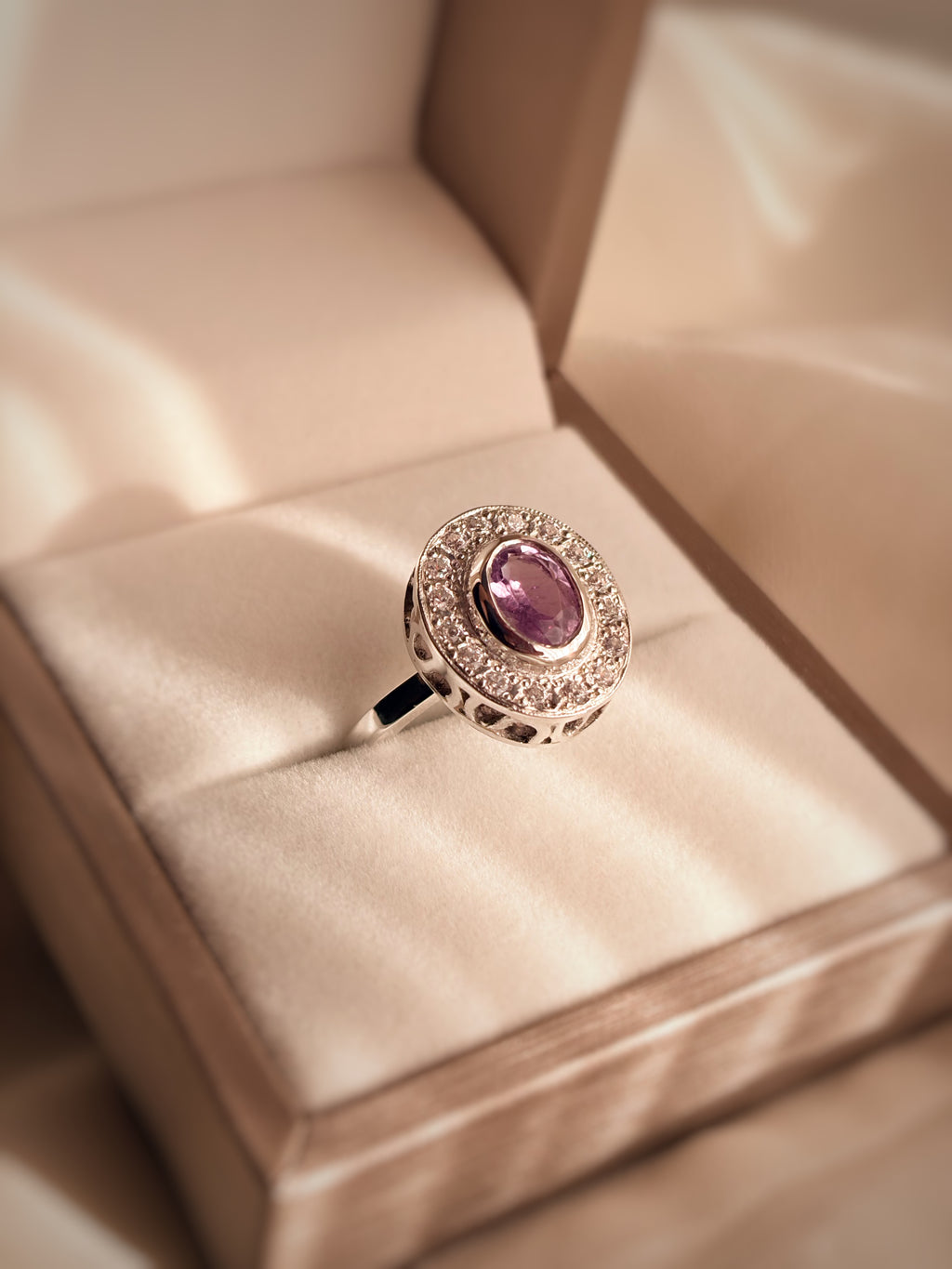 ANILLO FULGOR AMATISTA FACETADA