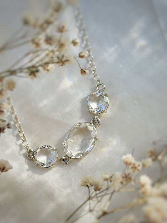 COLLAR TRIADA LUZ CUARZO CRISTAL