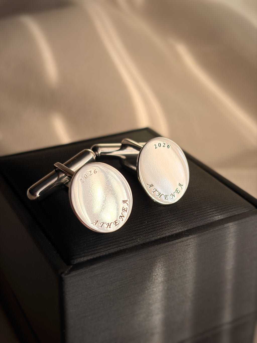COLLERAS PERSONALIZADAS OVALADAS INICIALES/MECANISMO U