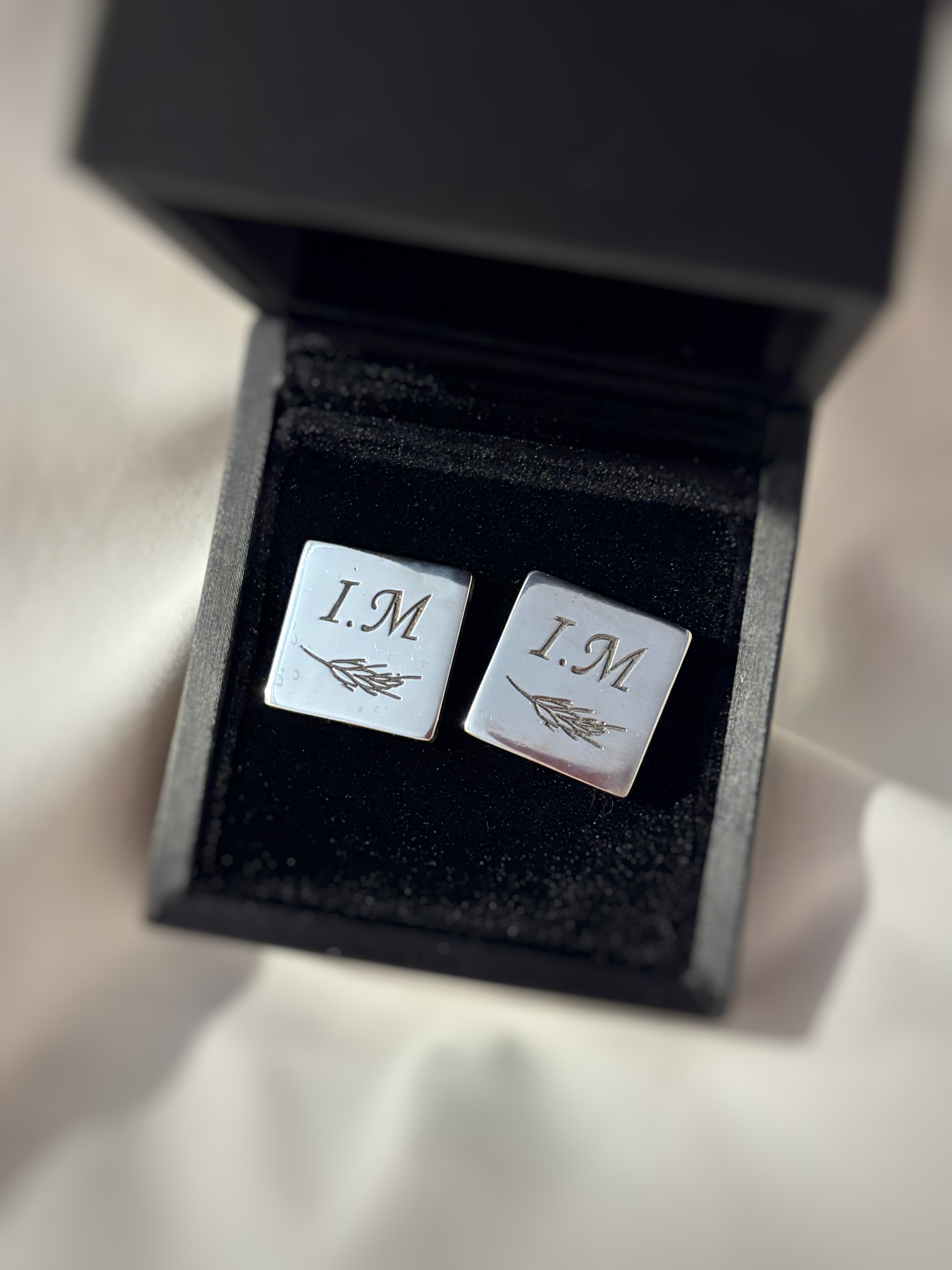 COLLERAS PERSONALIZADAS CUADRADAS INICIALES/MECANISMO CADENAS (copia)