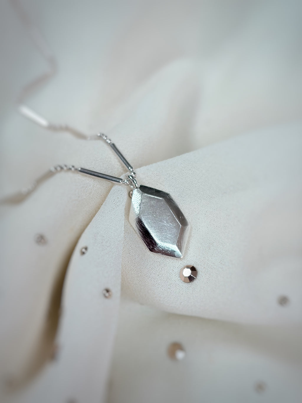 COLGANTE LUMINARA GEMA HEXAGONAL