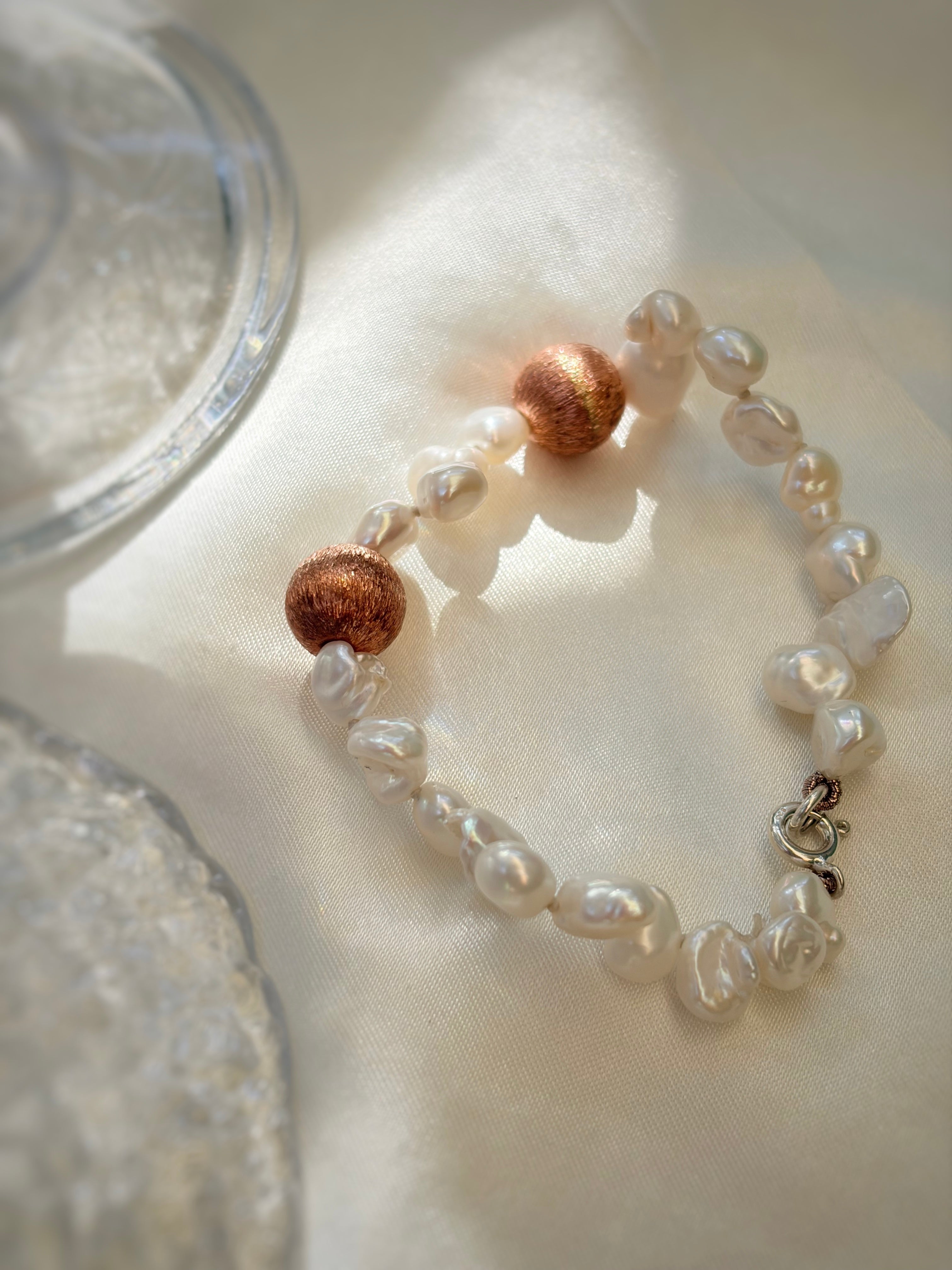PULSERA NUDO NÁCAR & COBRE