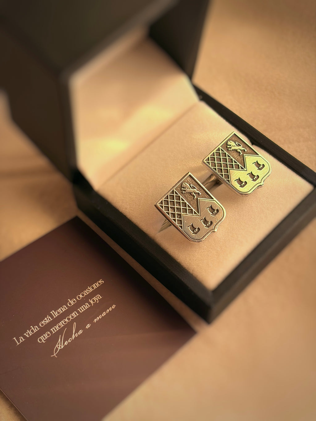 COLLERAS PERSONALIZADAS ESCUDO/MECANISMO U
