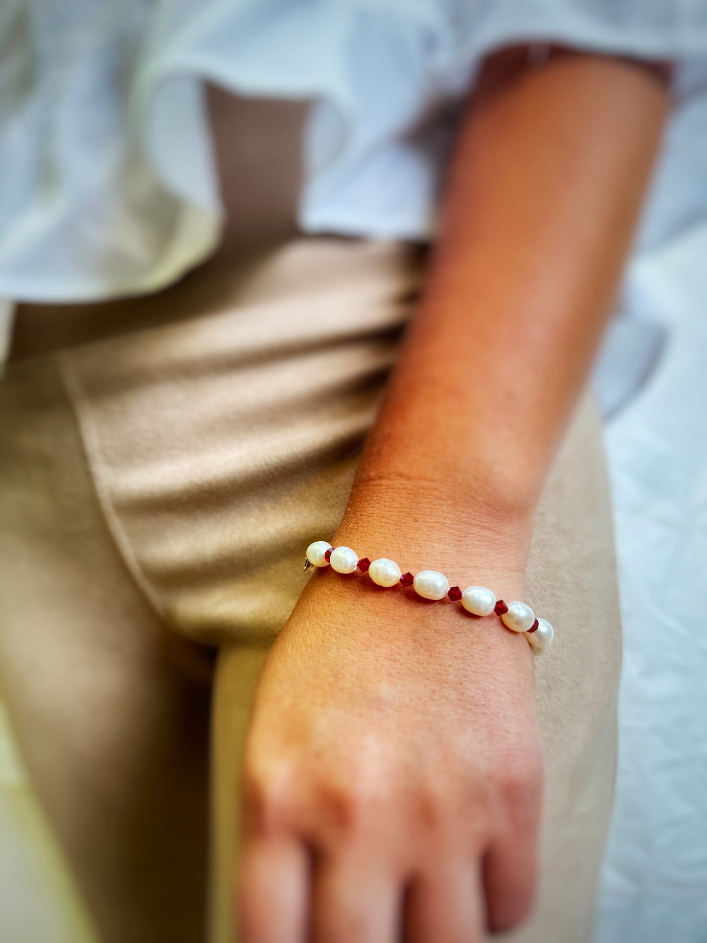 PULSERA NUDO NÁCAR/ SWAROVSKI BURDEOS